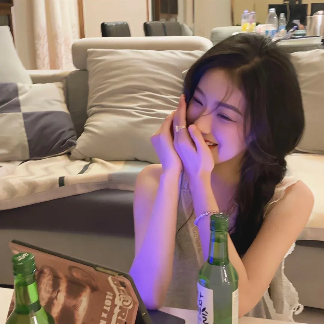 刚开学，我竟然拿下冰山女神教授